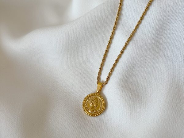 Colar em Aço com Rainha e Corrente Traçada