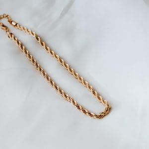 Colar em Aço Entrelaçado Dourado Grosso