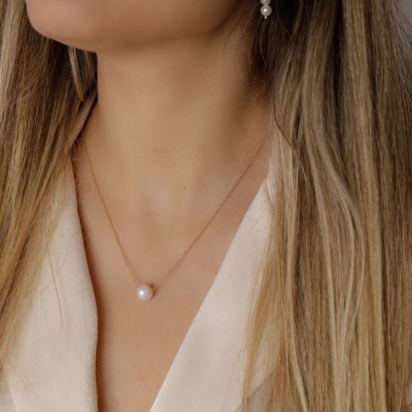 Colar em Aço Dourado Clássico com Pérola Natural