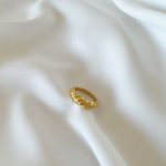 Anel em Aço Dourado Minimalista Torcido Fininho