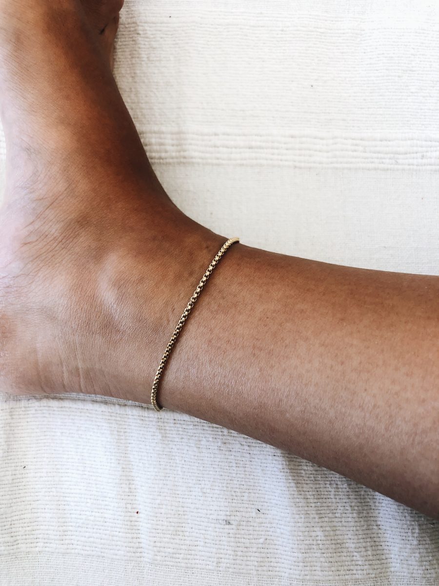 Pulseira em Aço Dourada para o Pé ou Pulso Fininha Malha Quadrada Pequenina