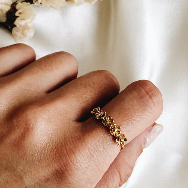 Anel Thalita com Flores em Prata com Banho de Ouro 24K
