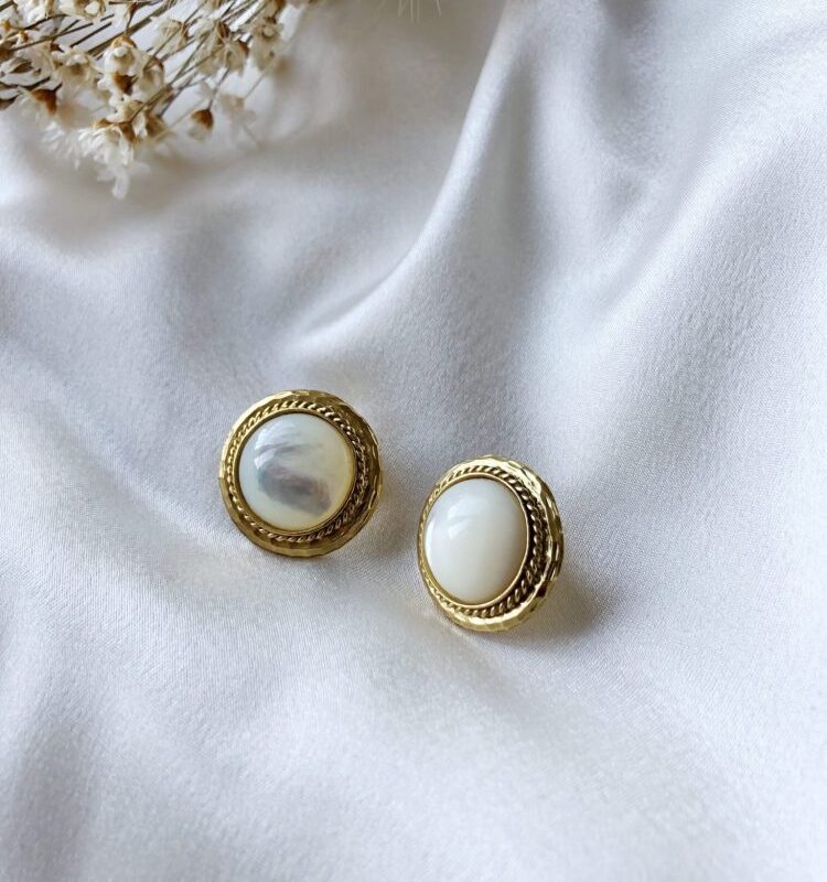 Brincos Megrez Redondos em Prata com Banho de Ouro 24K