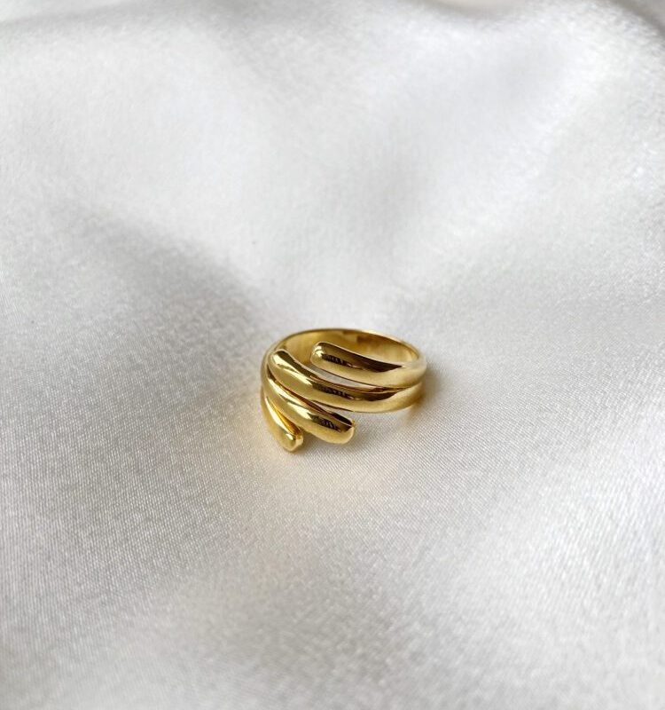 Anel Adhara em Prata com Banho de Ouro 24K