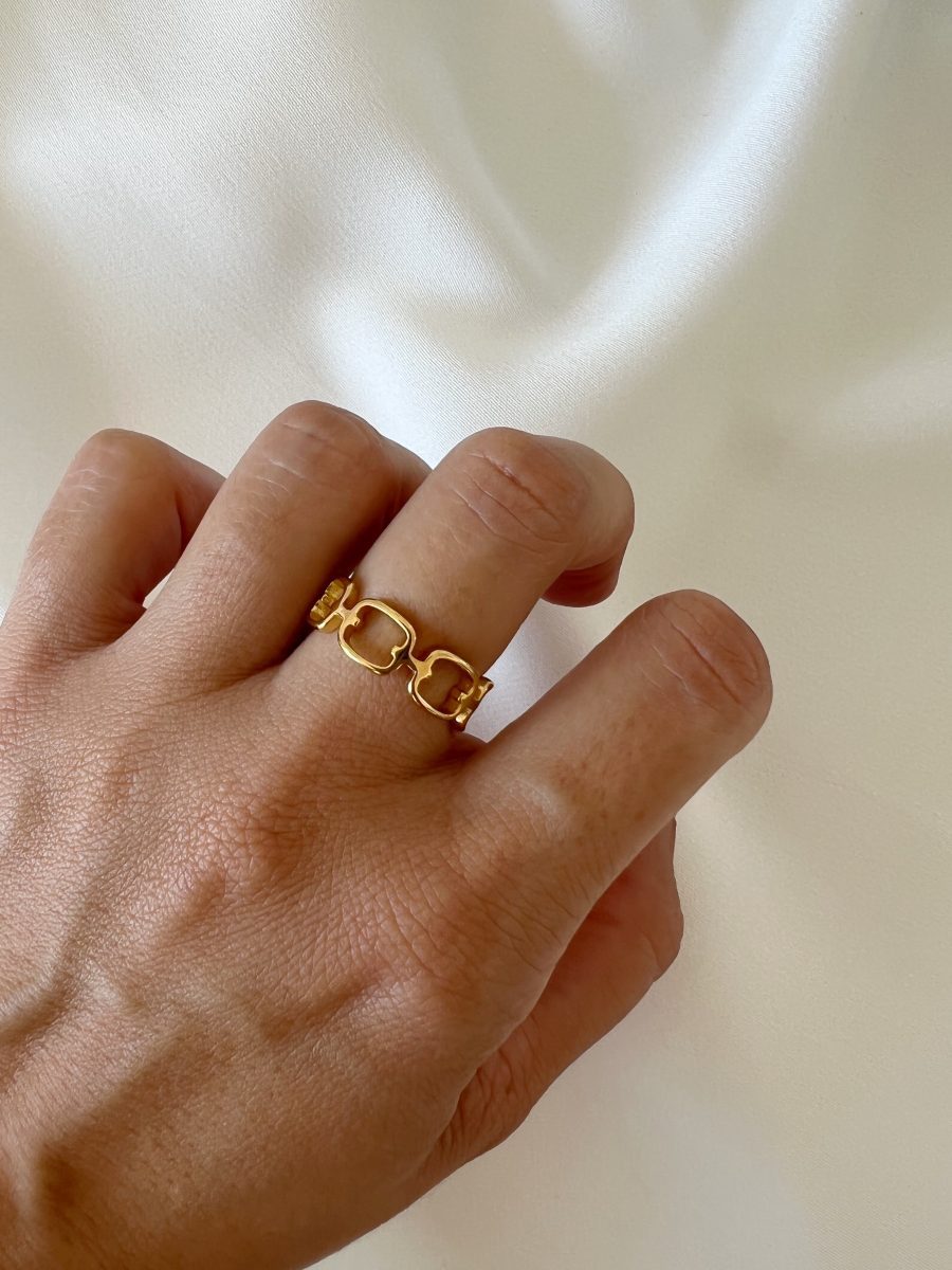 Anel em Aço Dourado com Malha Grande