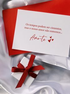 Especial LOVE: Saco + Caixinha com Laço Vermelho + Cartão