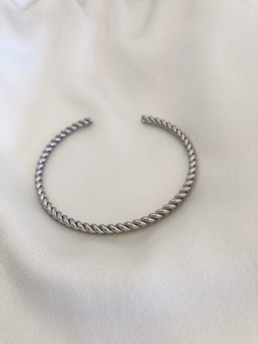 Pulseira Prateada em Aço Entrelaçada Fininha