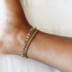 Pulseira em Aço Dourada para o Pé com Pedrinhas Verdes