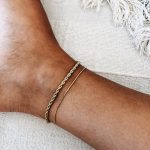 Pulseira em Aço Dourada para o Pé Entrelaçada Fininha