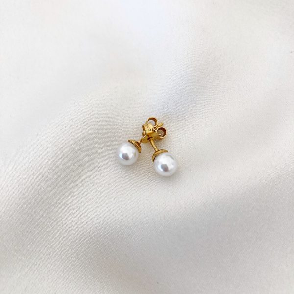 Brincos em Prata com Banho de Ouro 24K com Pérola Pequenina de 55mm