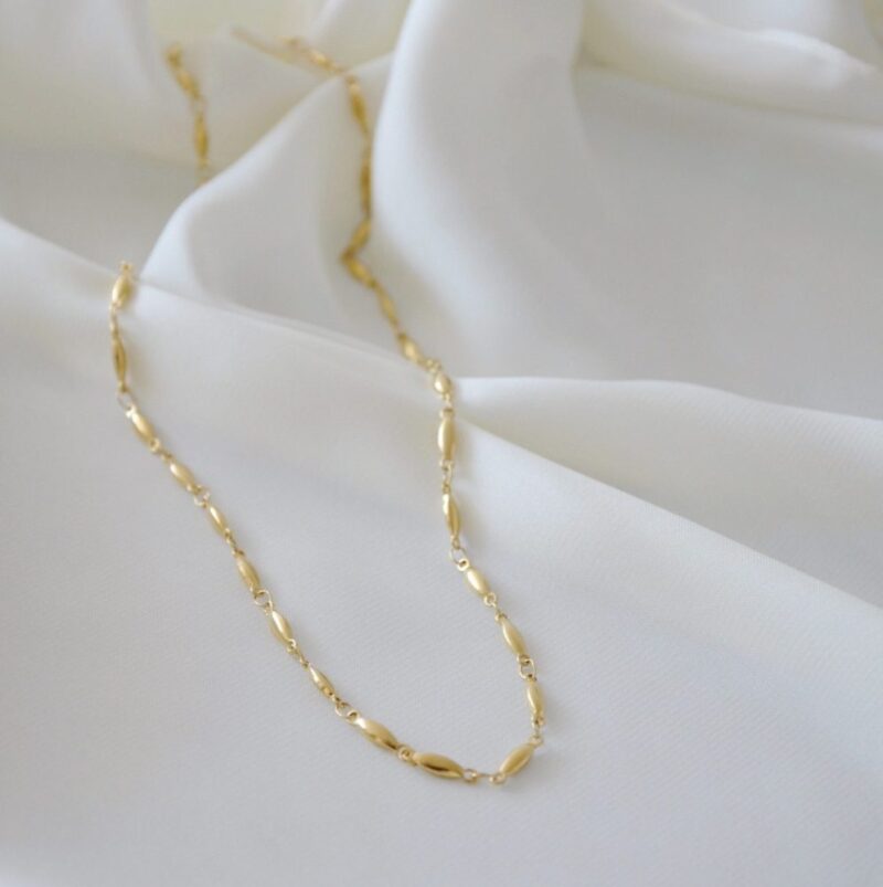 Colar em Aço Dourado Minimalista com Formas Ovais Kate
