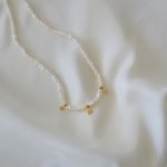 Colar de Madrepérolas Pequeninas com Estrelas