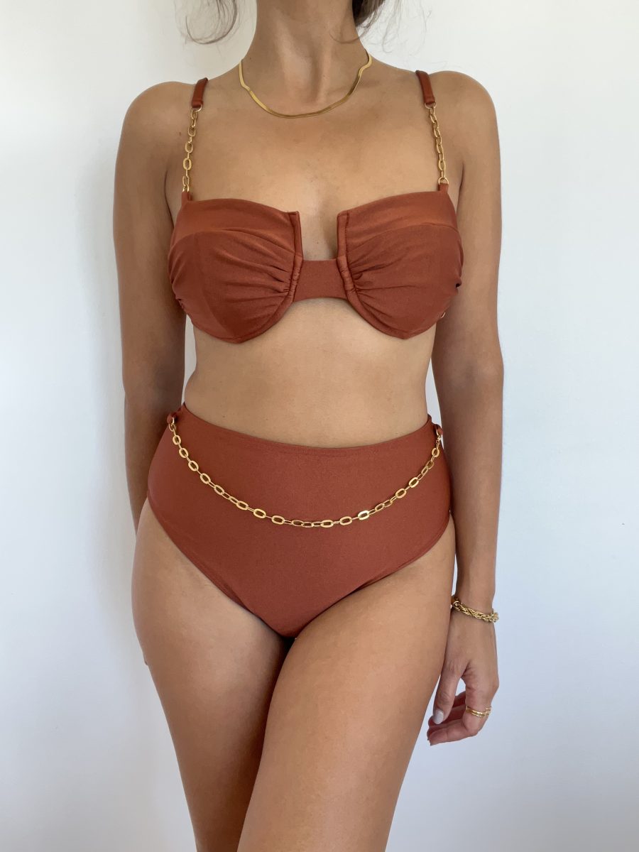 Biquini Concha Castanho com Correntes e Cueca Subida
