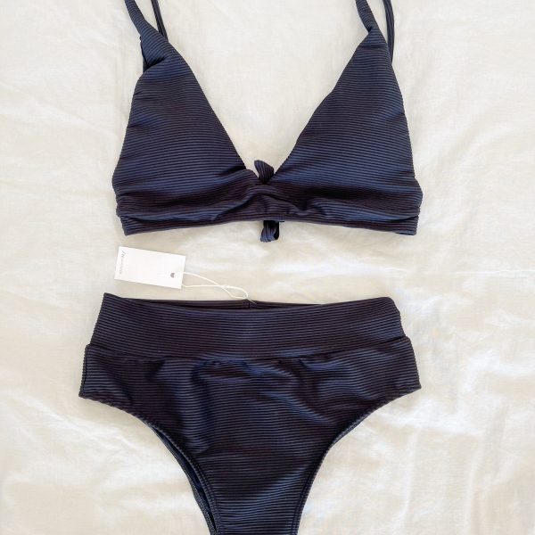 Biquini Preto Riscas com Textura com Cueca Subida