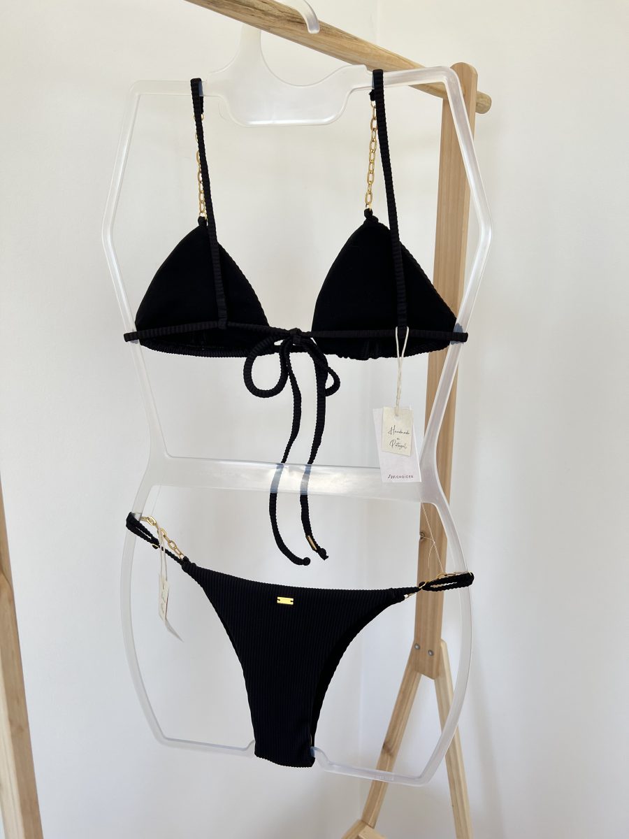 Biquini Preto com Textura Triangular com Correntes e Cueca Cavada