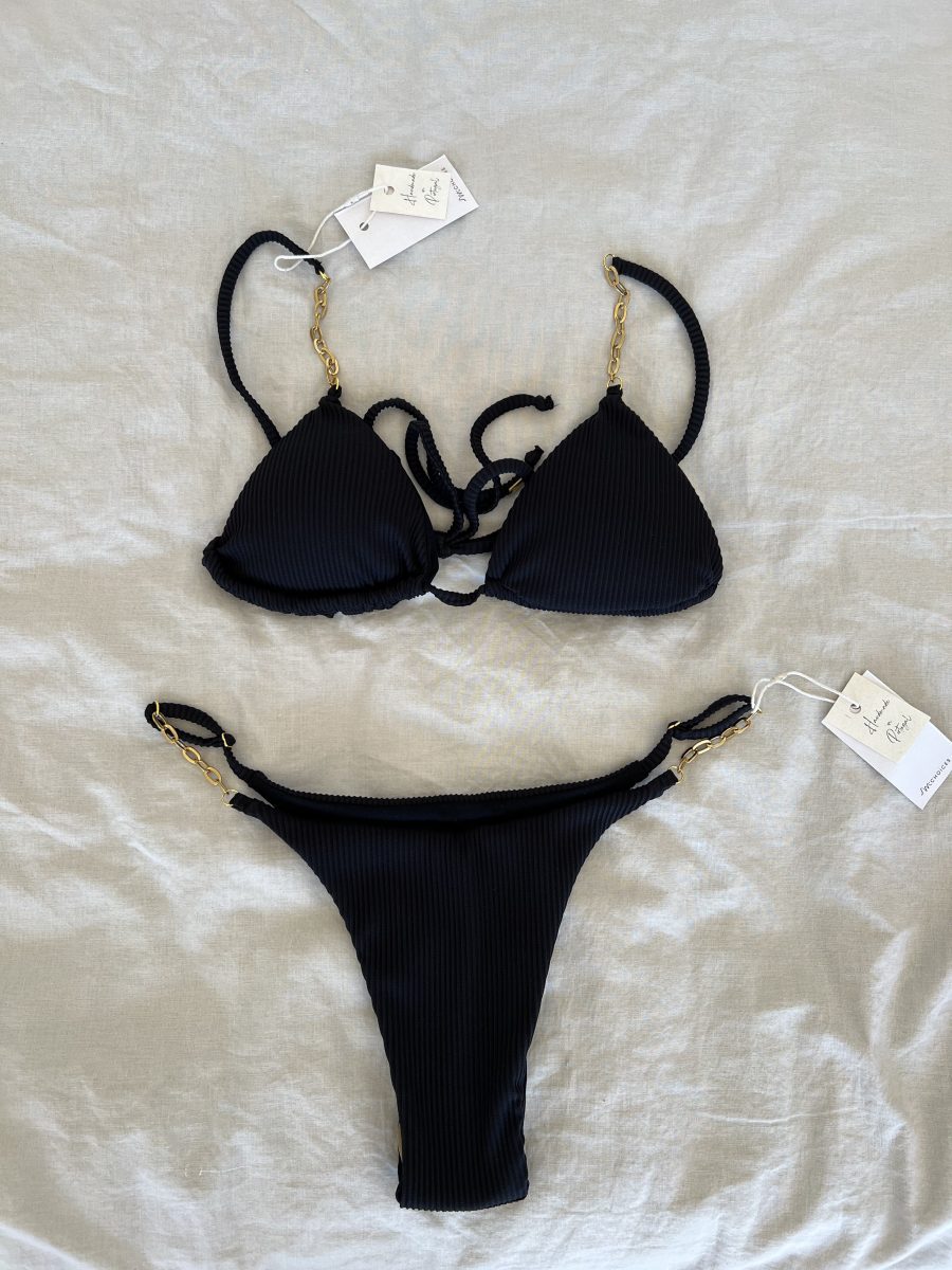 Biquini Preto com Textura Triangular com Correntes e Cueca Cavada