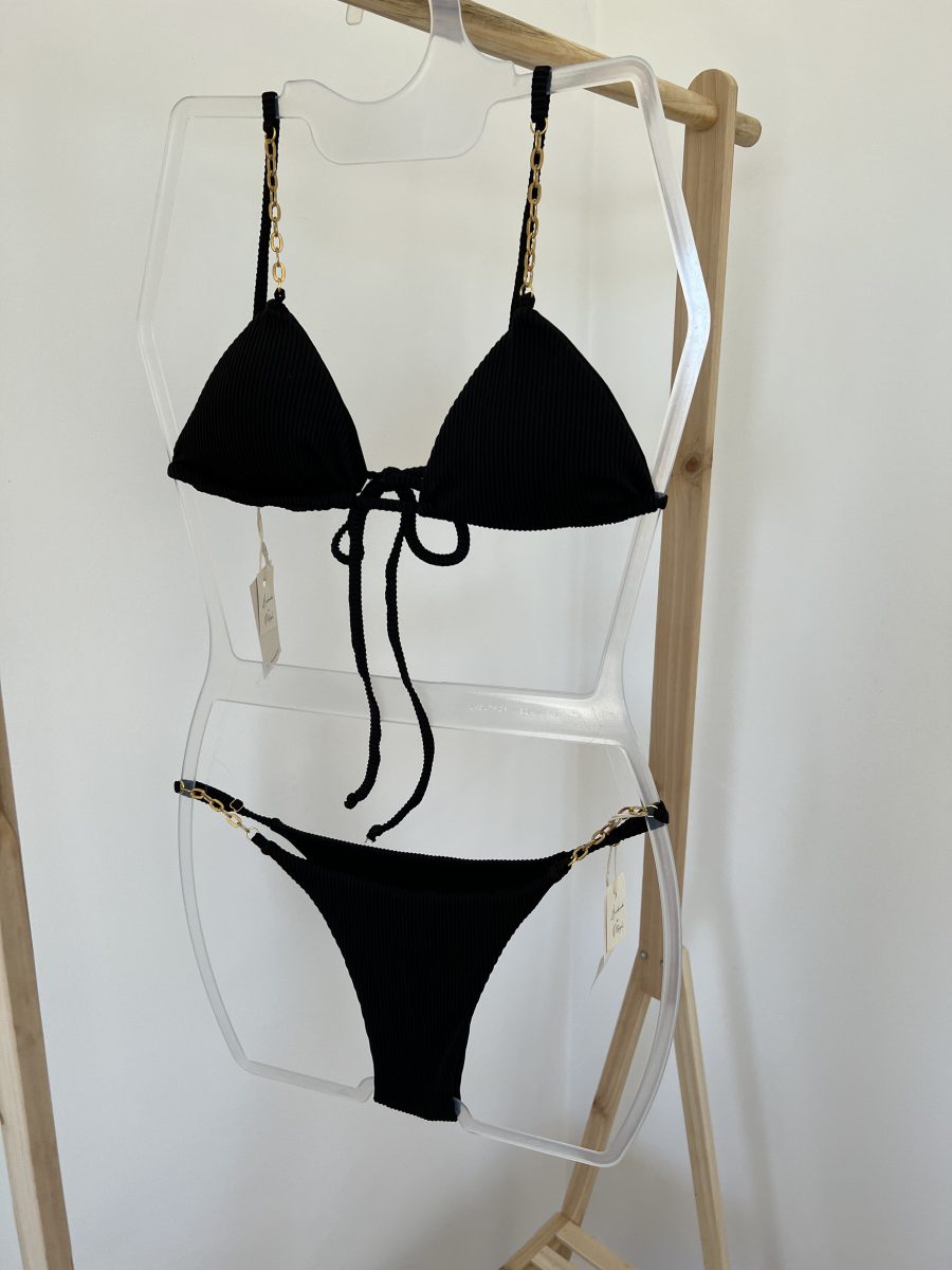 Biquini Preto com Textura Triangular com Correntes e Cueca Cavada