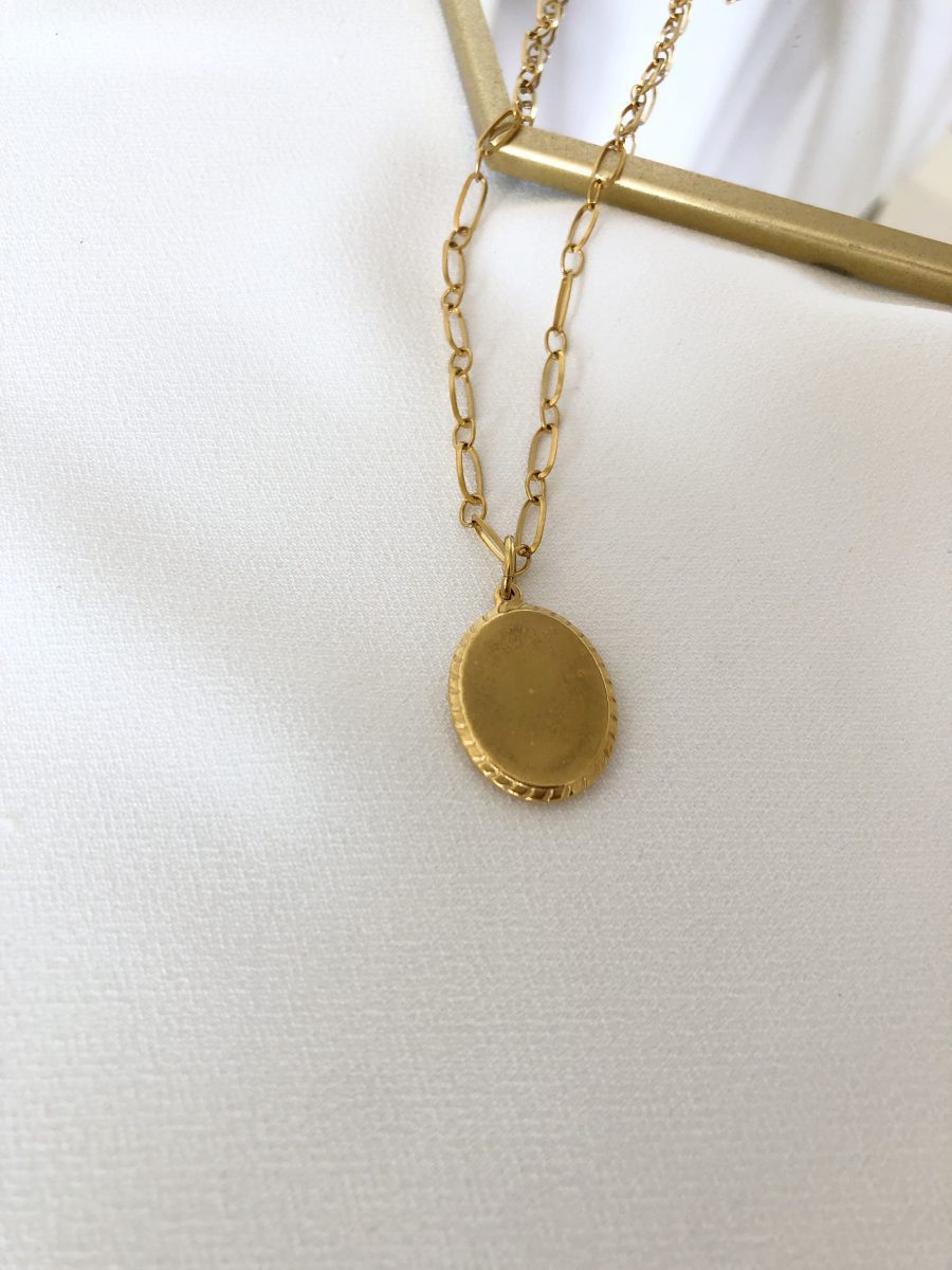 Colar em Aço Dourado 2 em 1 com Pendente Oval