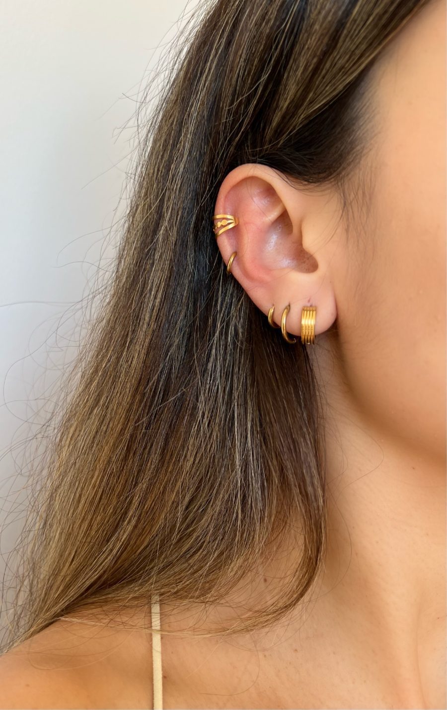 Ear Cuff Dourado e Prateado em Aço