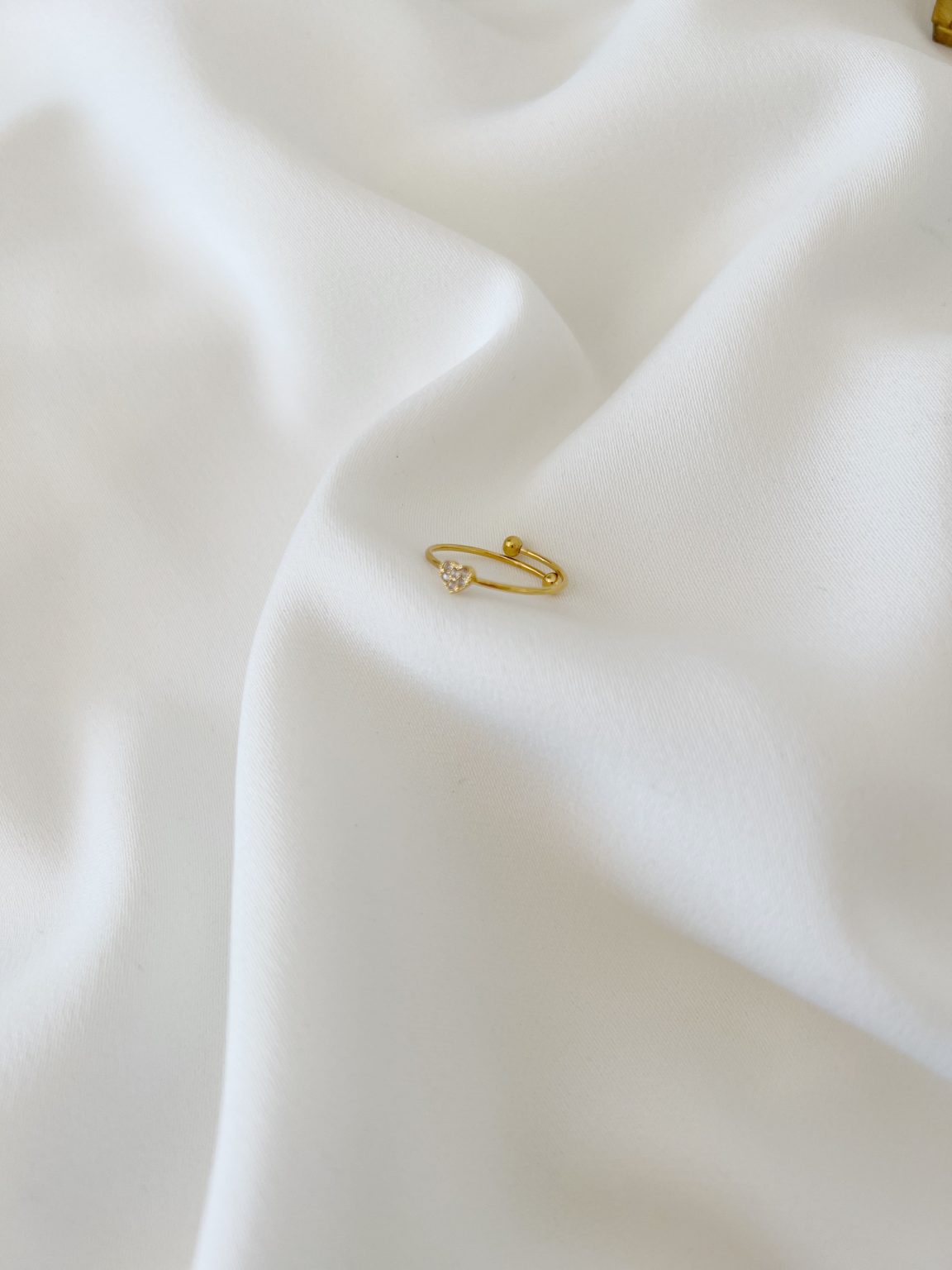Anel em Aço Dourado Flor com Zircónias