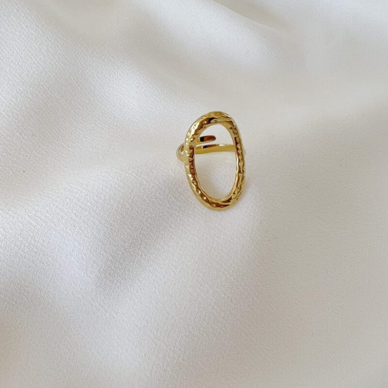 Anel em Aço Dourado Robusto Oval