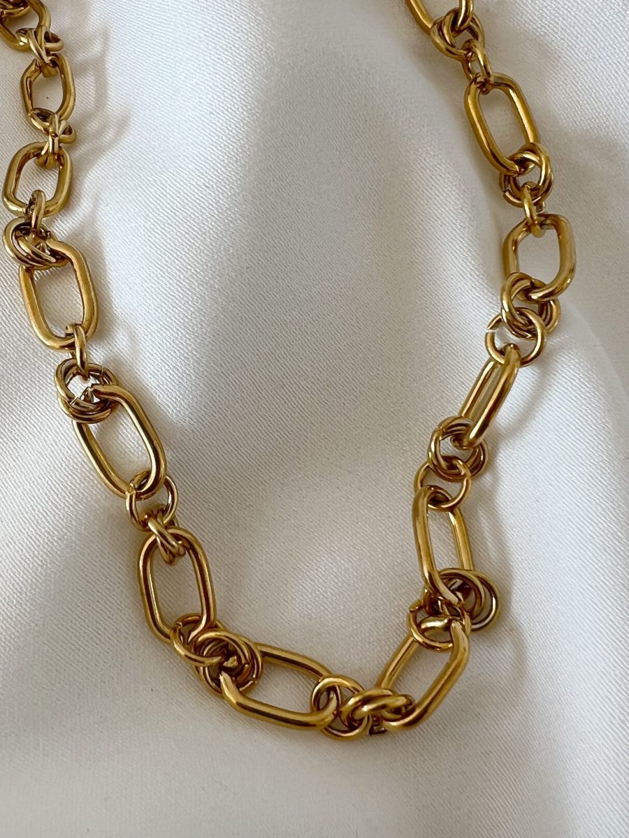 Colar em Aço Dourado Contemporâneo com Elos Ovais e Redondos