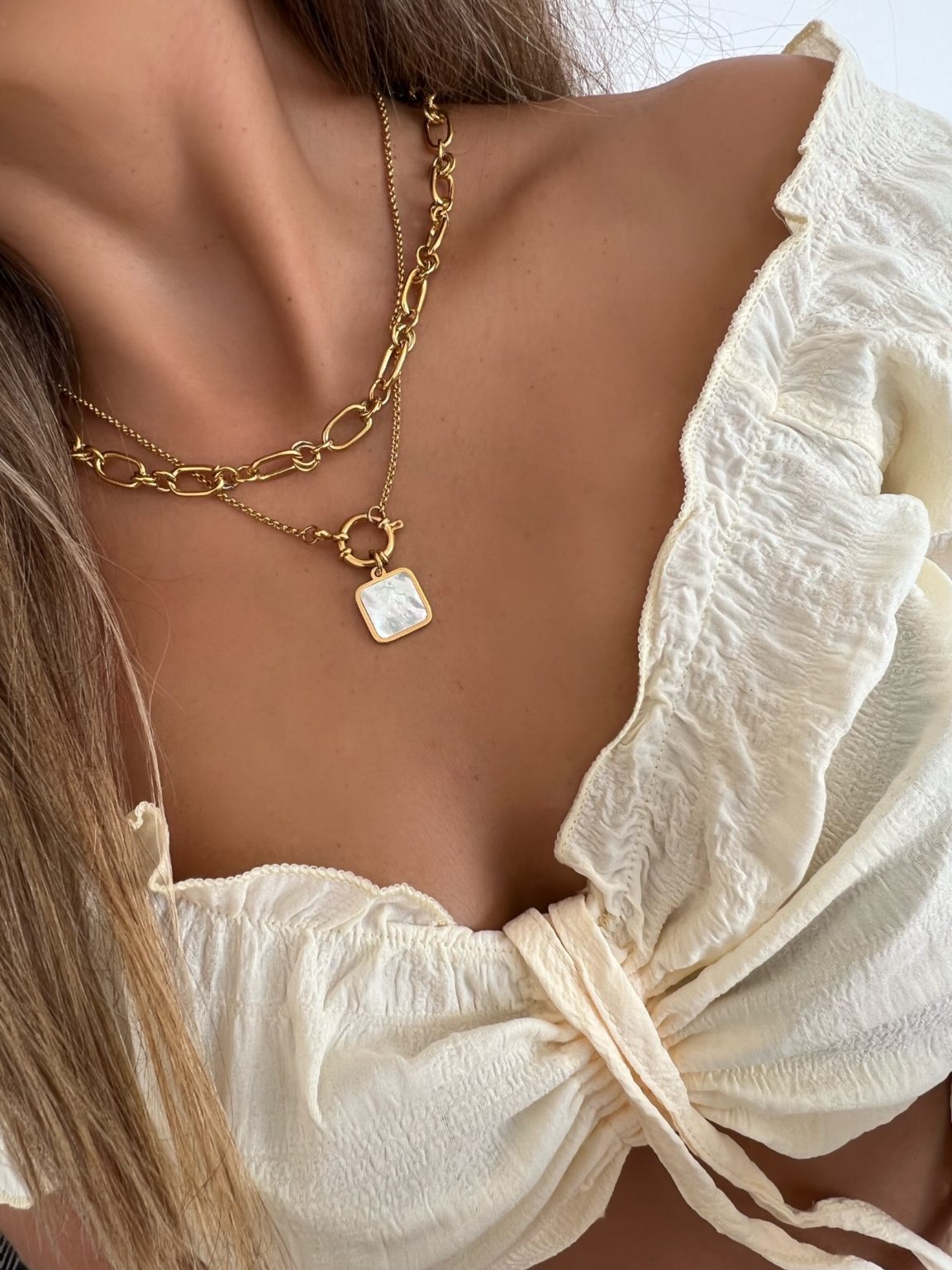 Colar em Aço Durado com Pendente Quadrado Madrepérola5
