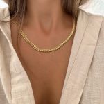 Colar em Aço Dourado com Malha Rígida
