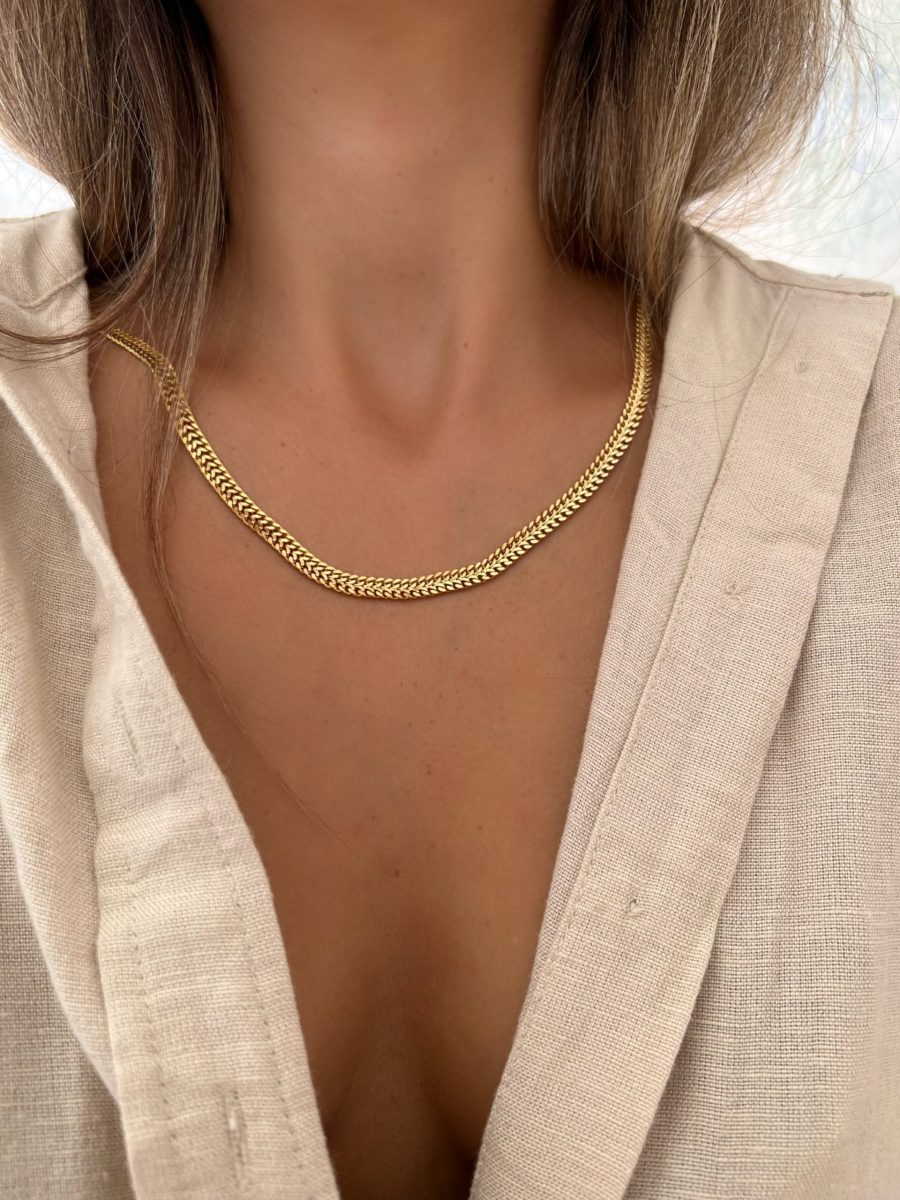 Colar em Aço Dourado com Malha Rígida