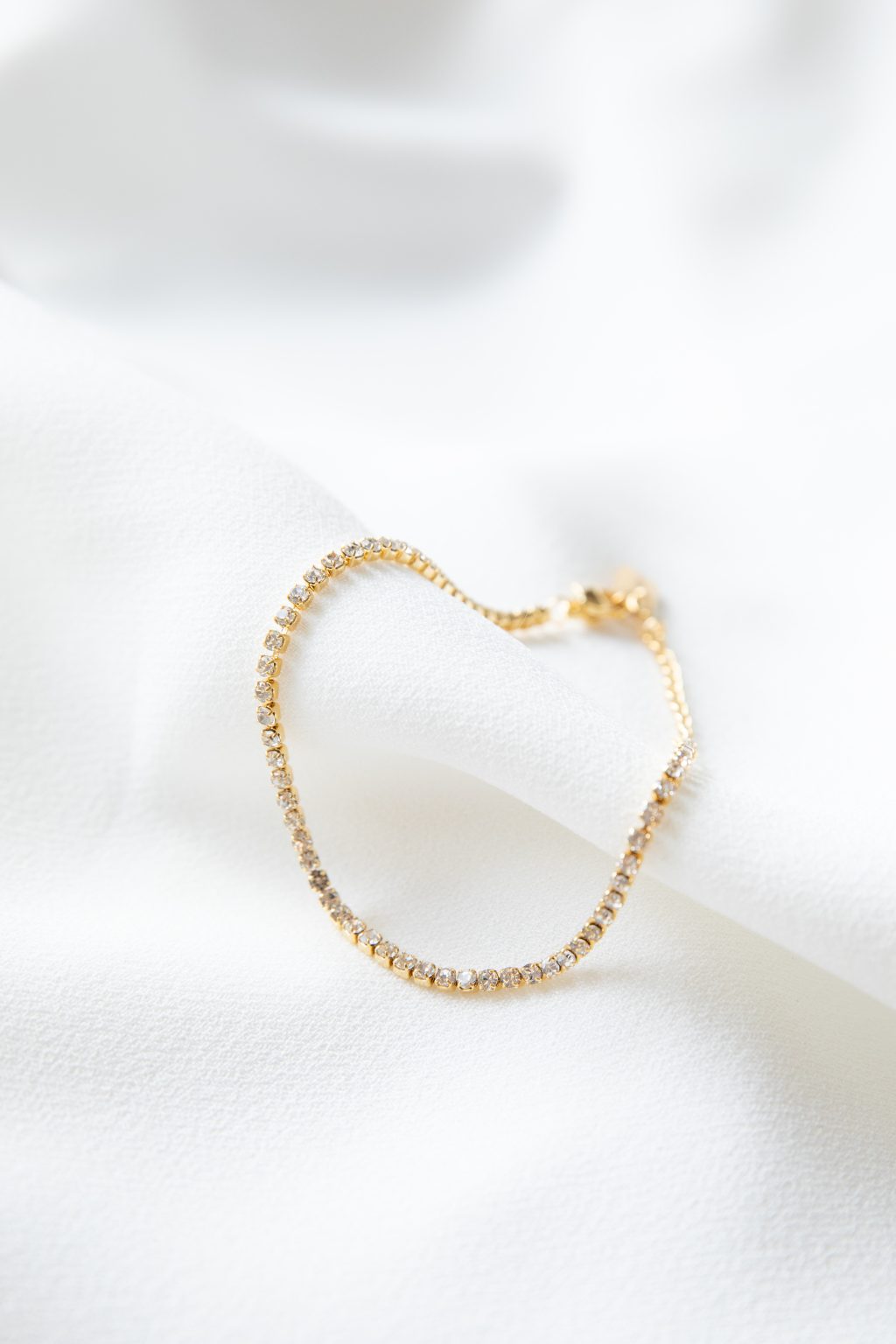 Pulseira em Aço Dourada com Zircónias