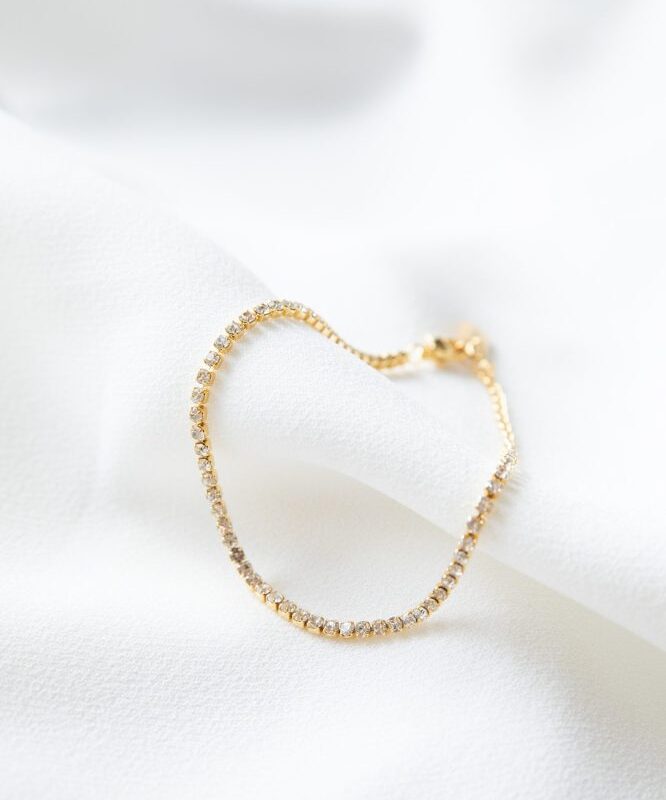 Pulseira em Aço Dourada com Zircónias