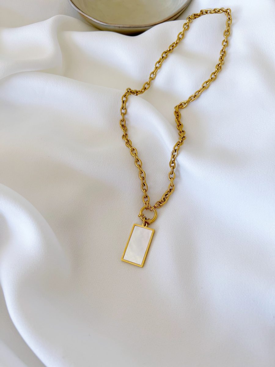 Colar em Aço Dourado com Pendente Rectangular Madrepérola