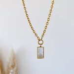 Colar em Aço Dourado com Pendente Rectangular Madrepérola