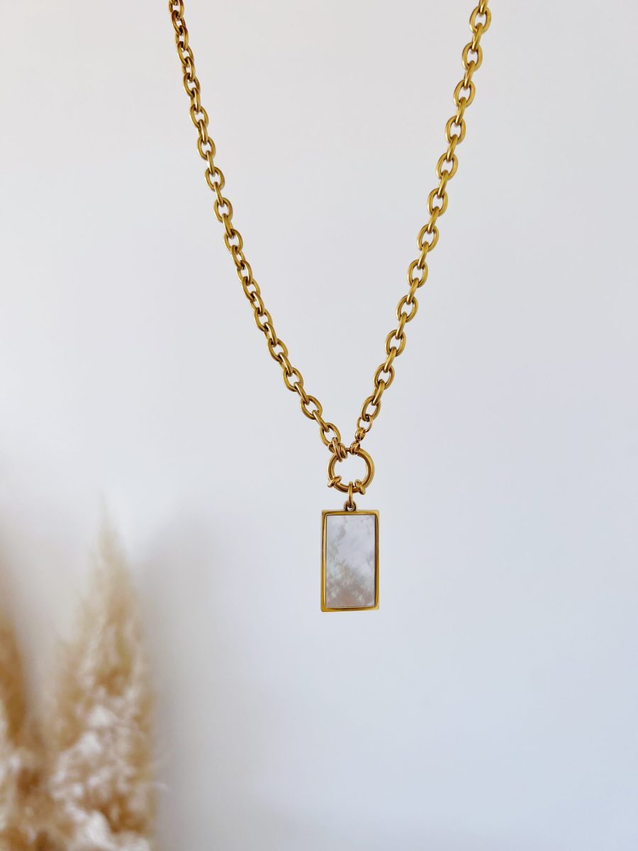 Colar em Aço Dourado com Pendente Rectangular Madrepérola