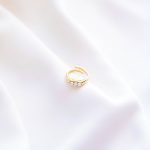 Anel em Aço Dourado com 3 Pérolas
