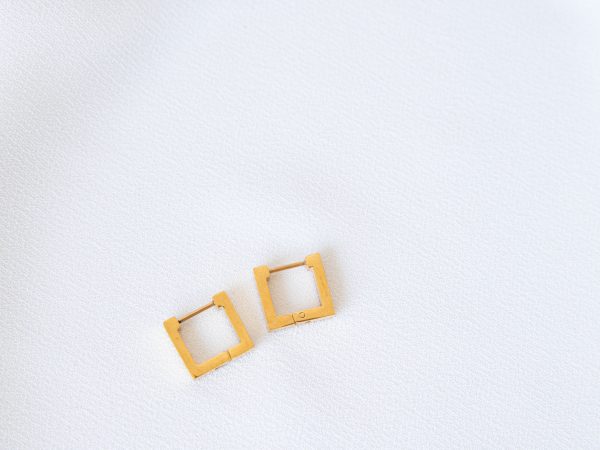 Brincos Minimalistas Quadrados Pequeninos