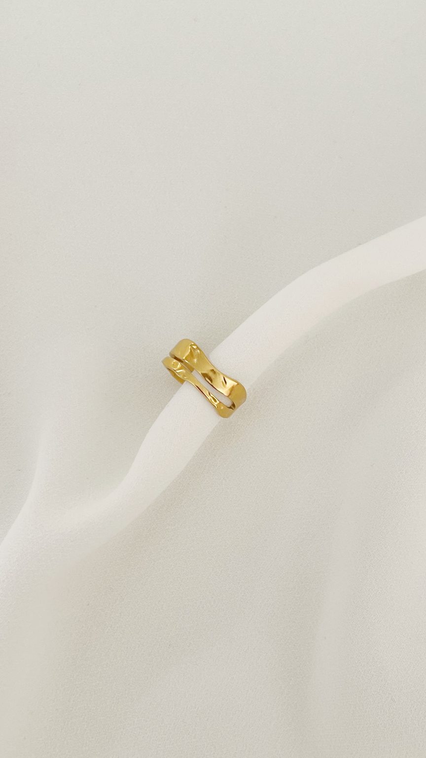 Anel em Aço Dourado Duplo Irregular