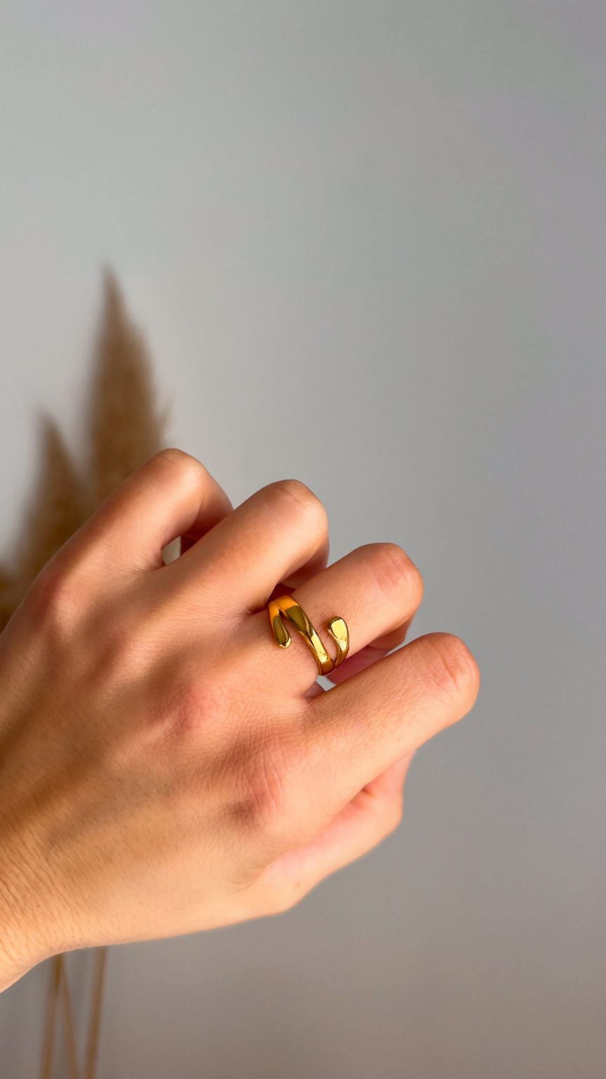 Anel em Aço Dourado Ramificado