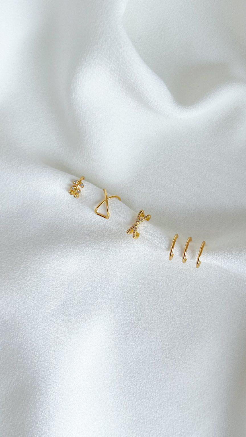 Brincos Ear cuffs em Aço Inoxidável Dourados