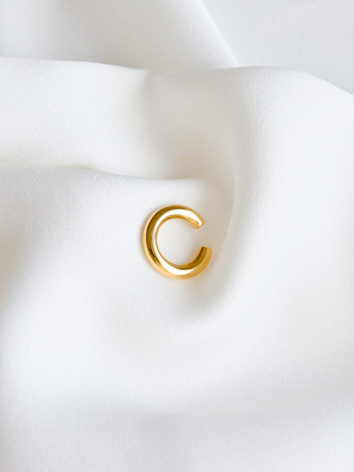 Earcuff em Aço Dourado Simples